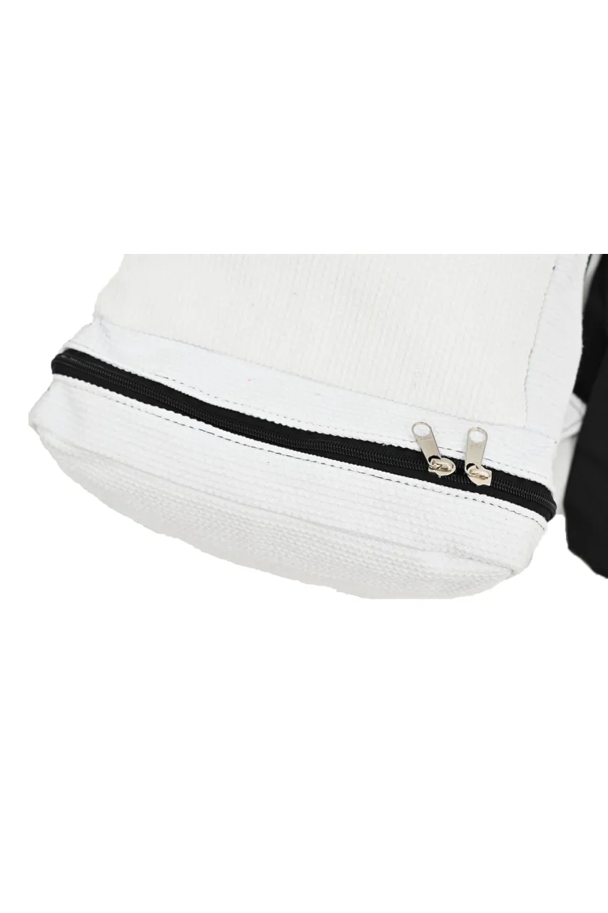 Mochila In The Guard, Branca