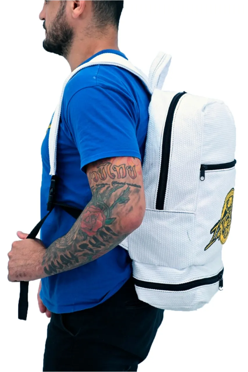 Mochila In The Guard, Branca