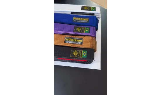 As faixas de jiu-jitsu: cores, ordem, graus, ponteiras